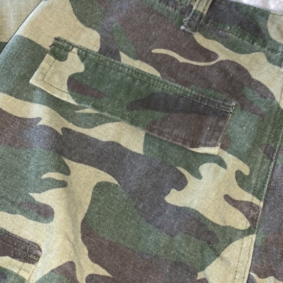 Fashion Nova Camouflage pant - Picture 4 of 5